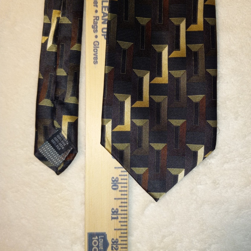Kilburne and Finch Mens Necktie 100% Silk 61"L X 3.5" W Black Gold